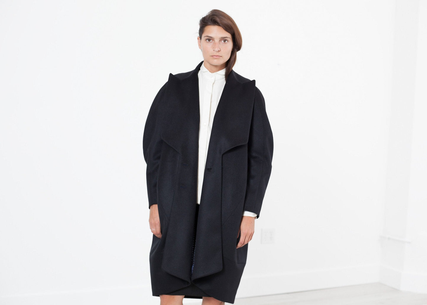 Manteau cocon Shahmeena en noir