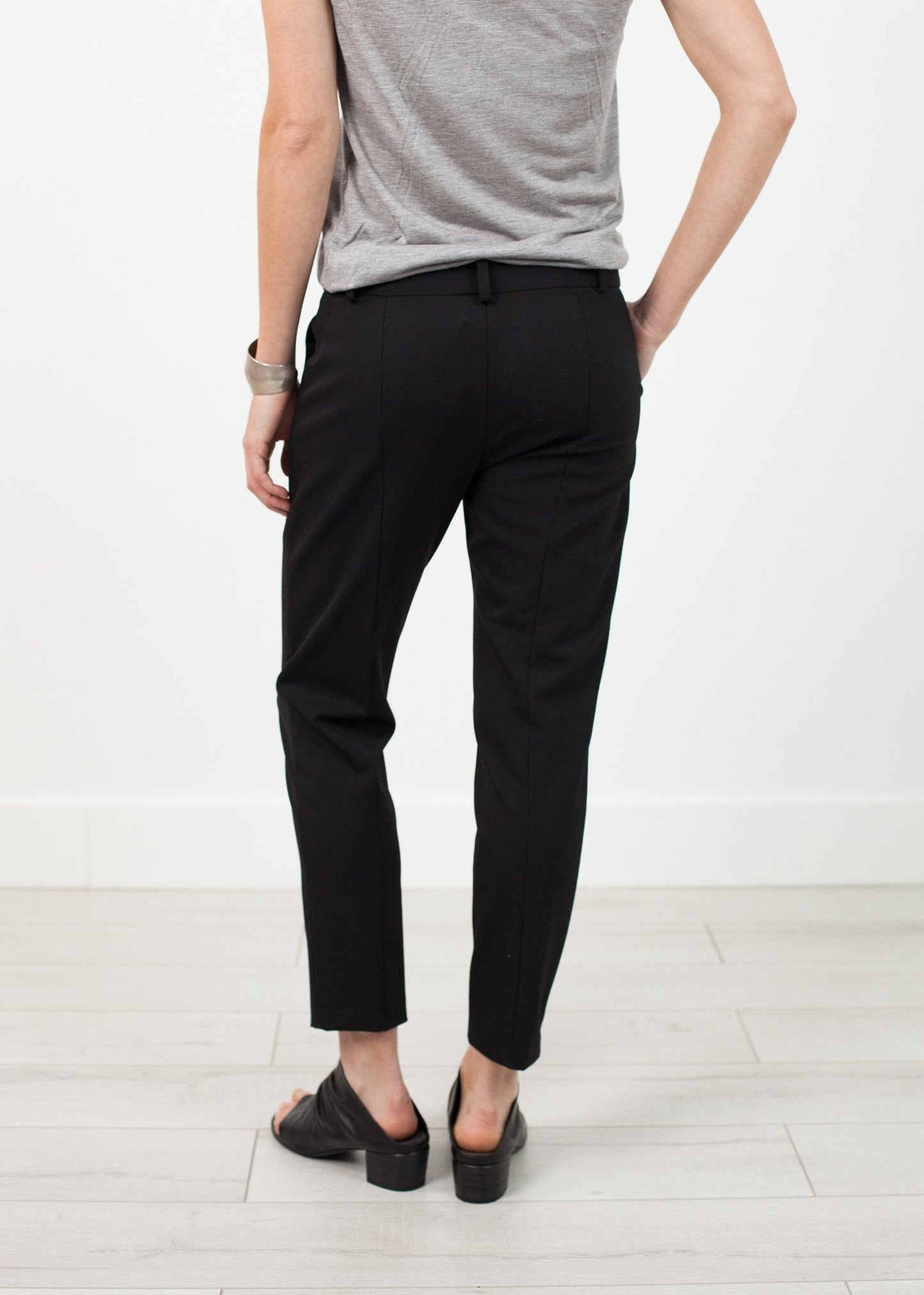 Pantalón ajustado elástico en negro