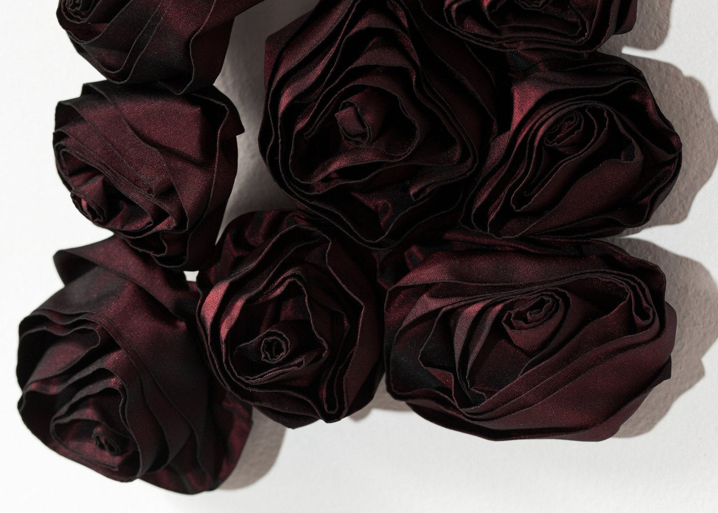 Collar Rosa en Rojo