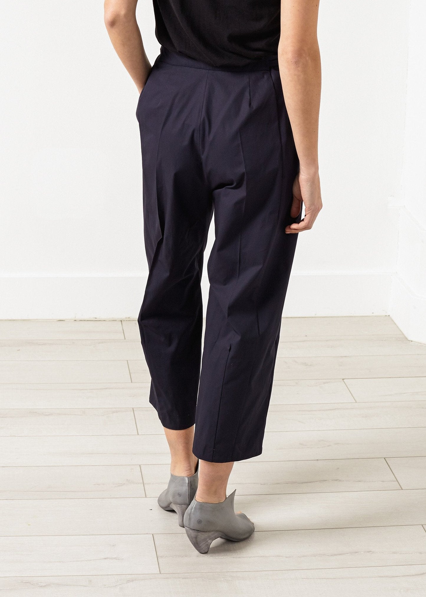 Pantaloni corti larghi in blu marino