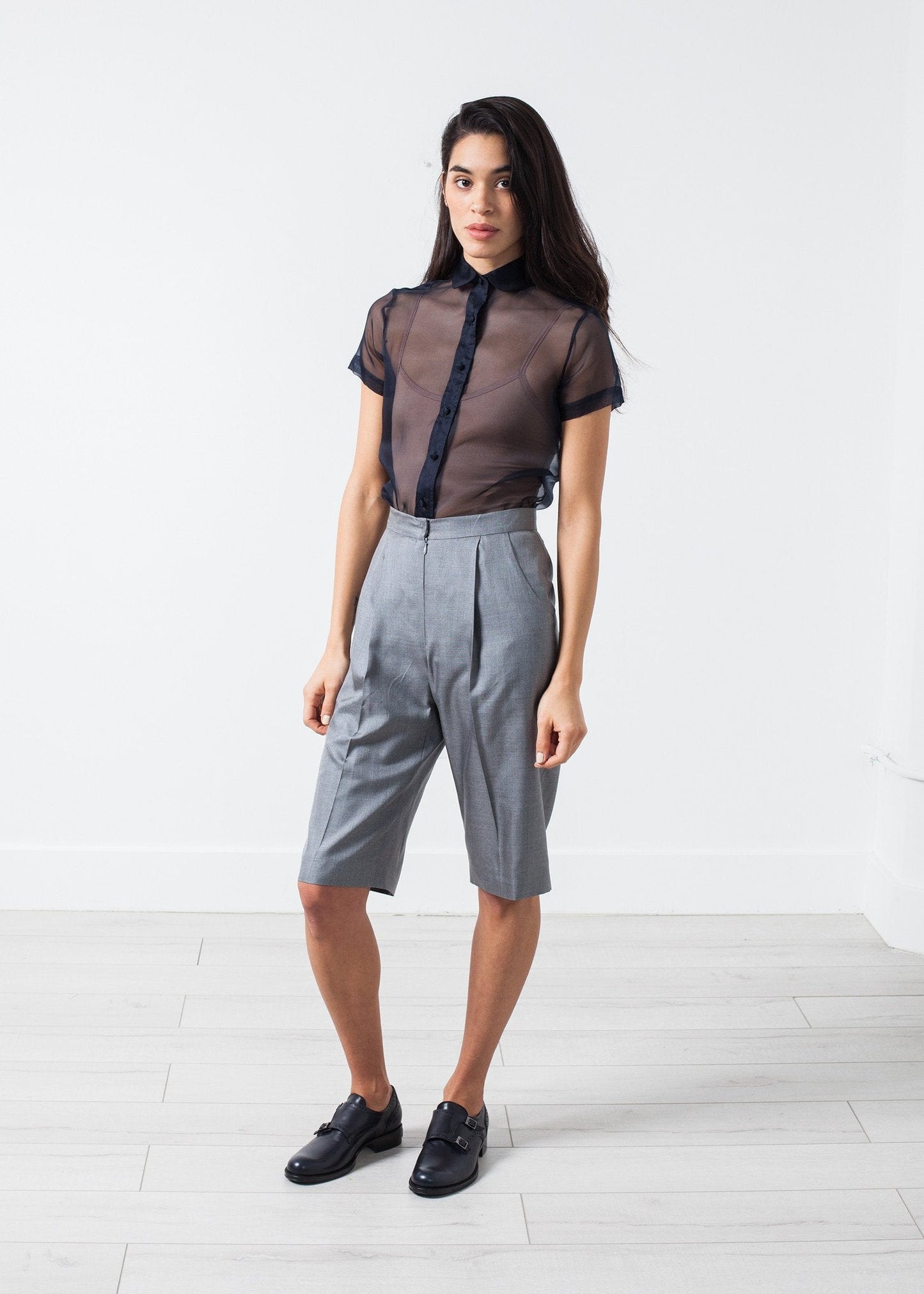 Pantaloncini di seta in grigio