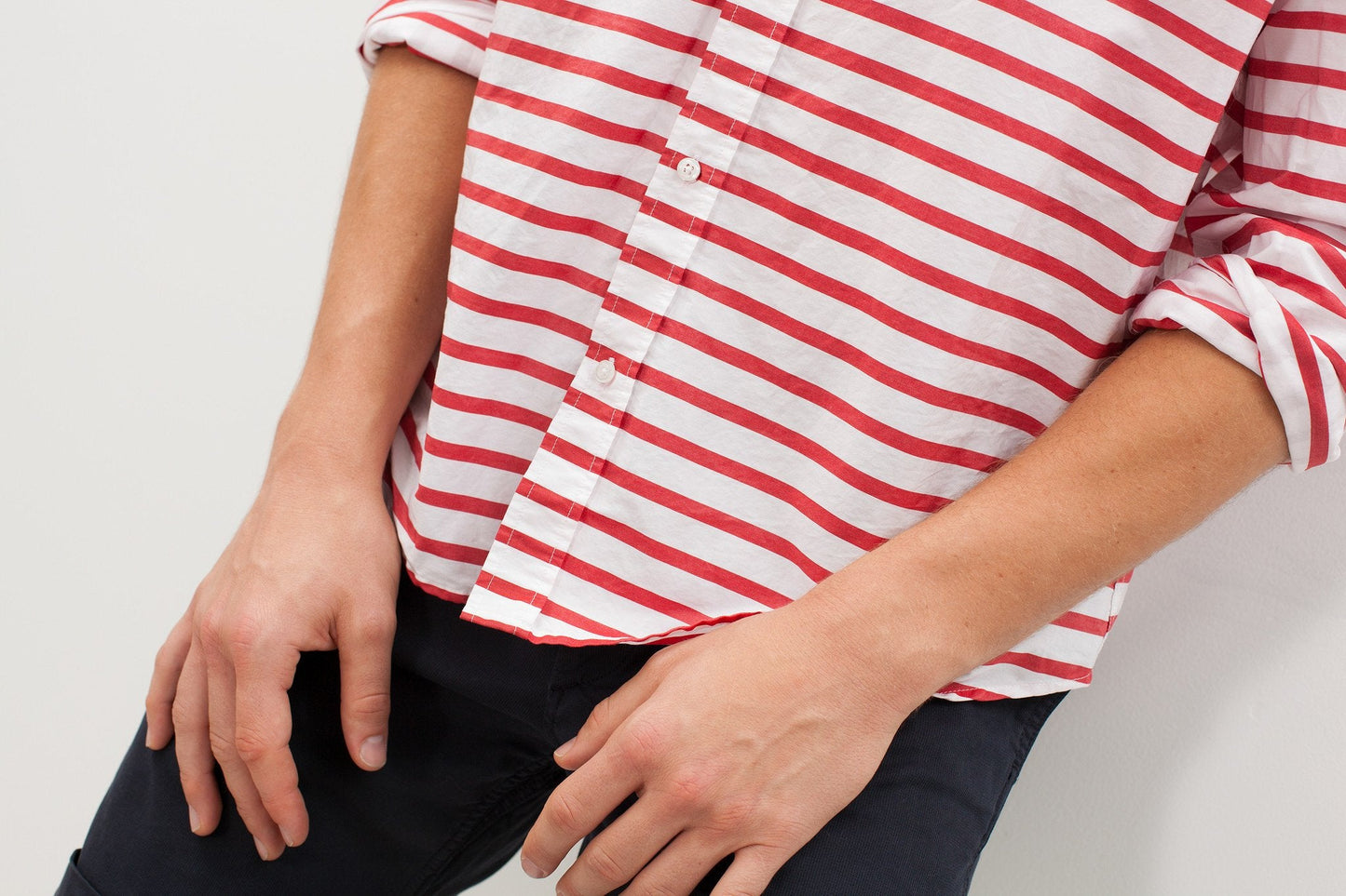 Camisa Luke con Rayas Rojas