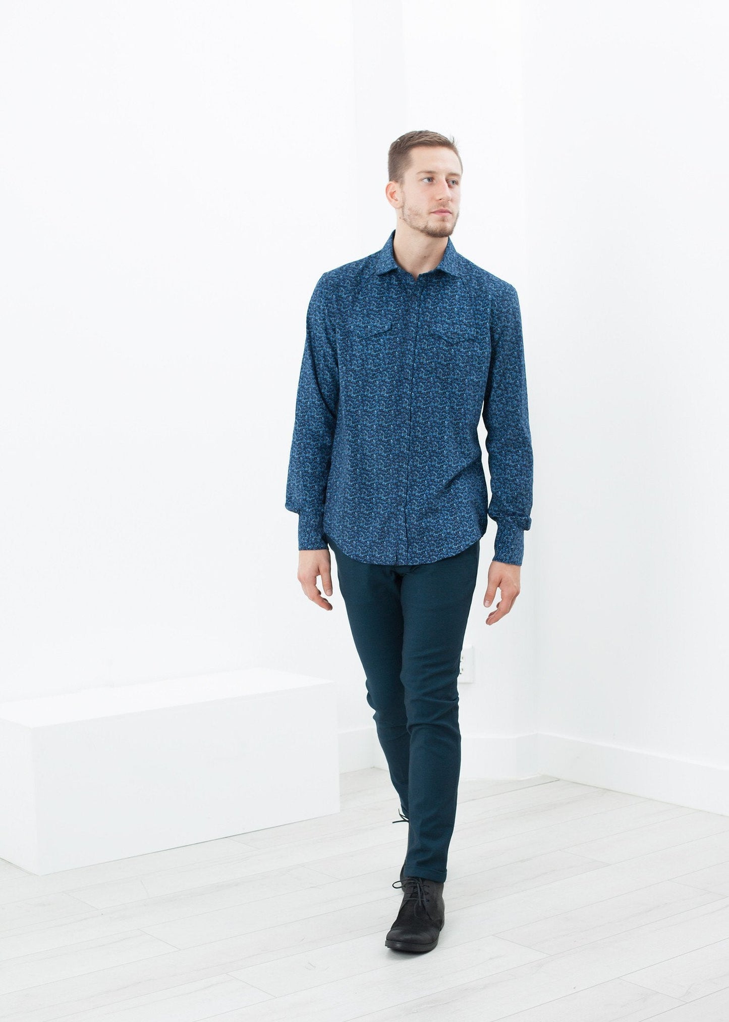 Western Arkansas Button-Up in Blau mit Blumenmuster