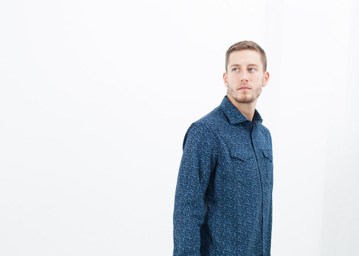 Western Arkansas Button-Up in Blau mit Blumenmuster