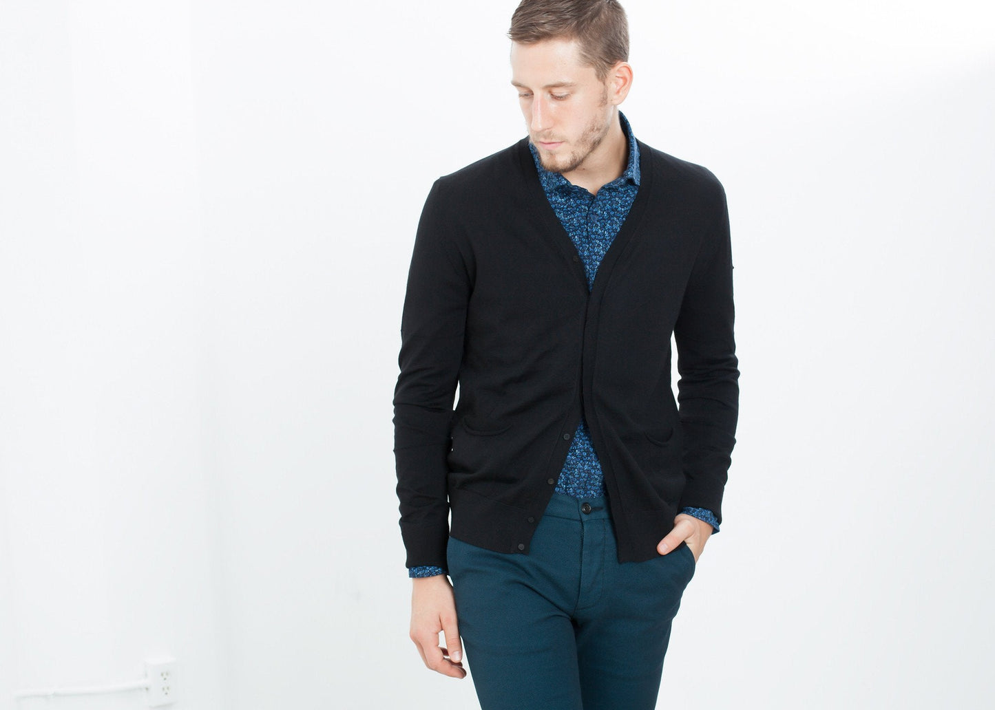 Hidden Placket Cardigan i Svart 