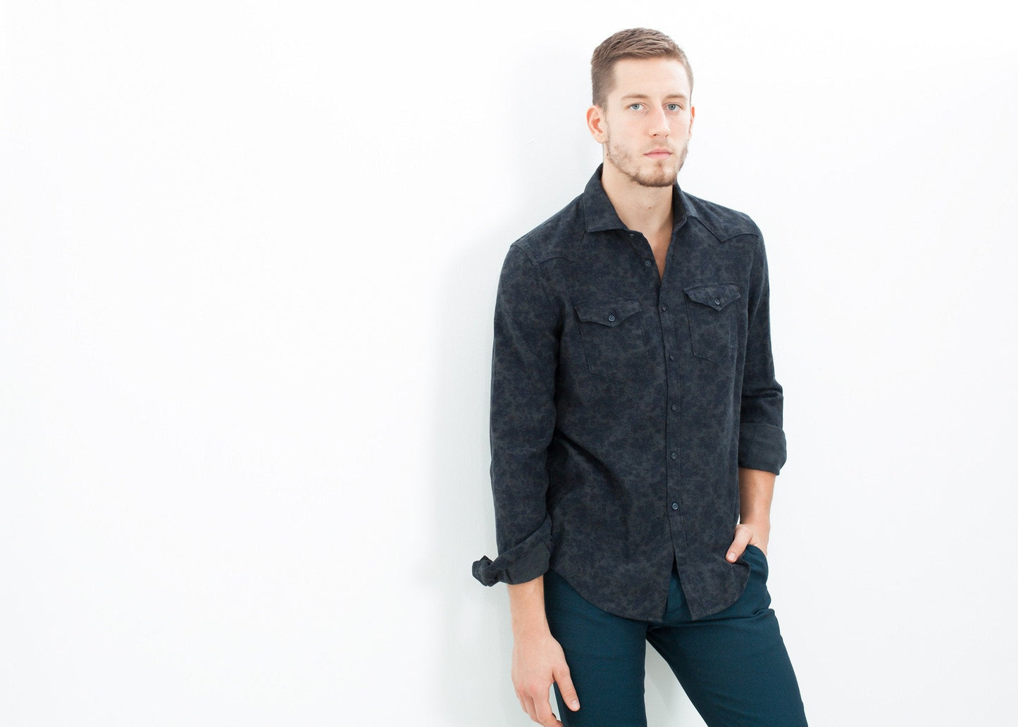 Camisa abotonada Western Arkansas en Dark Hash Floral 