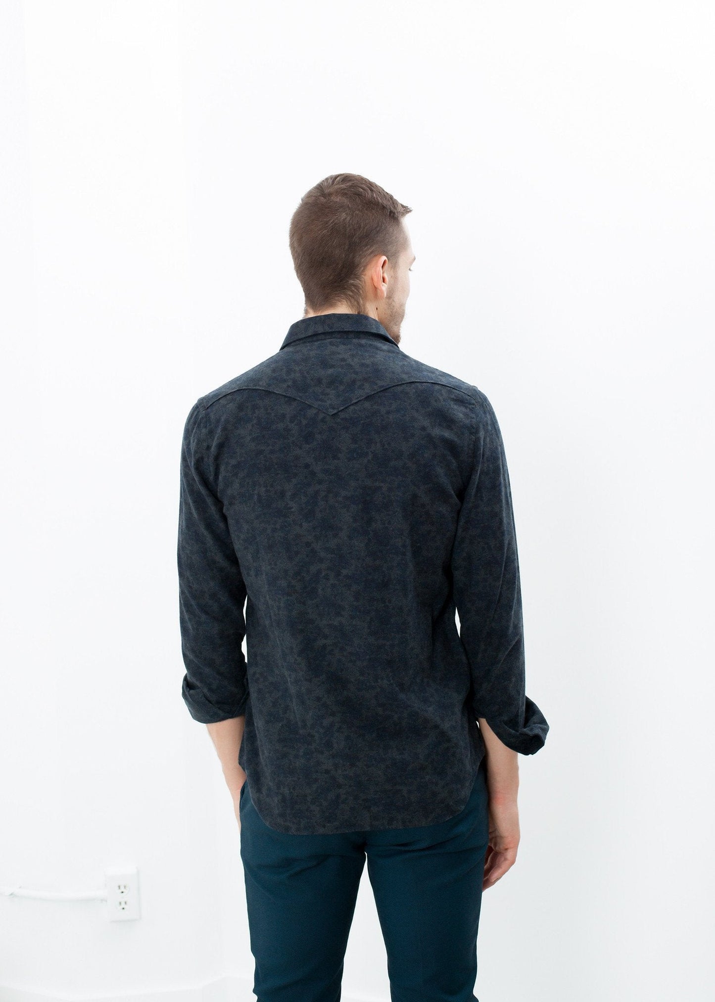 Camisa abotonada Western Arkansas en Dark Hash Floral 