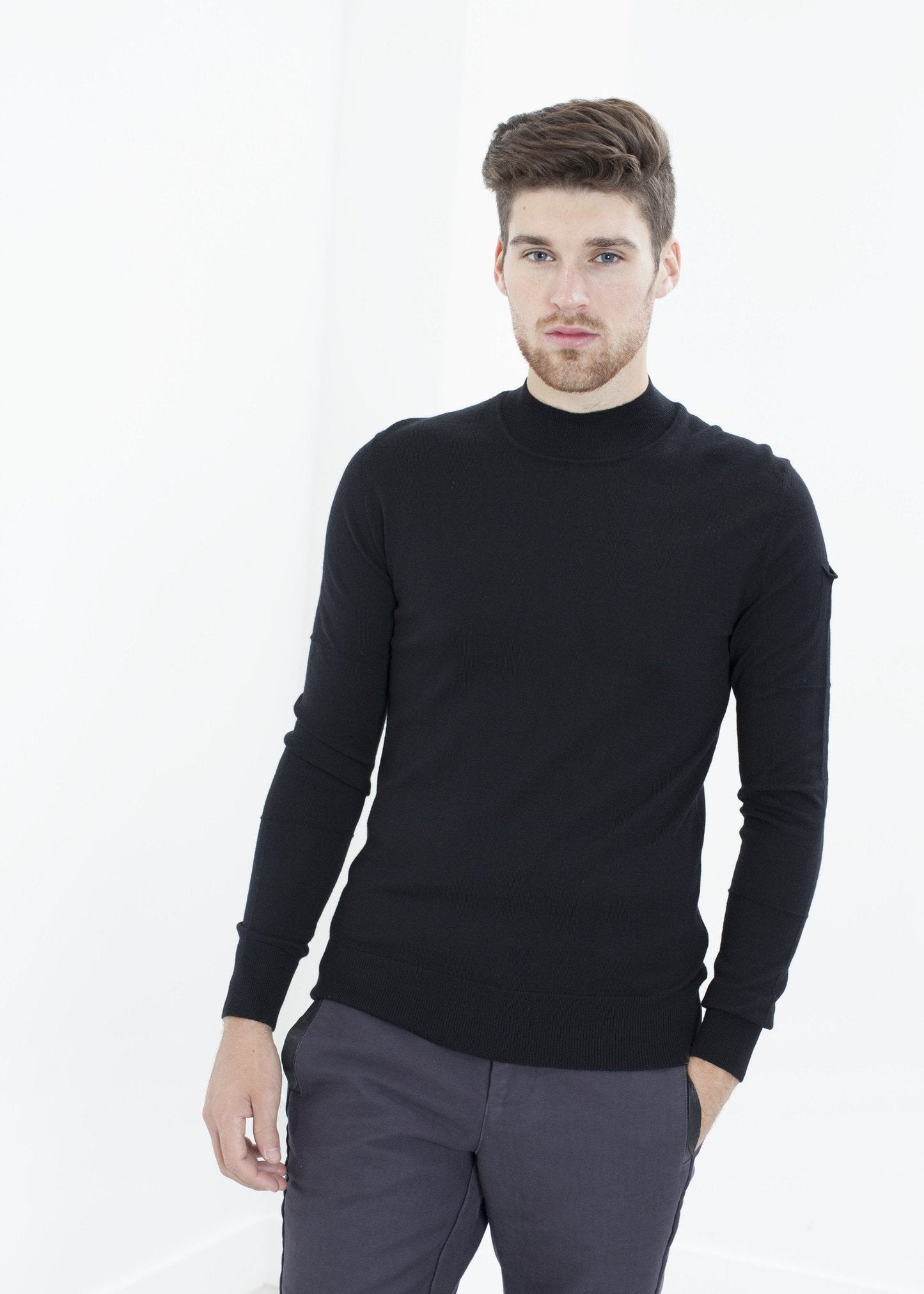 Jersey de Cuello Alto de Punto Merino en Negro