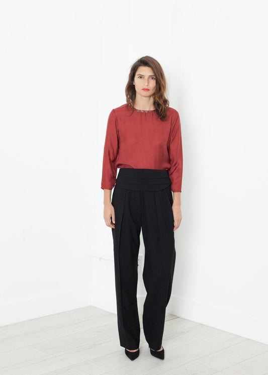 PANTALONES CON PRESTILLA PLISADA EN NEGRO