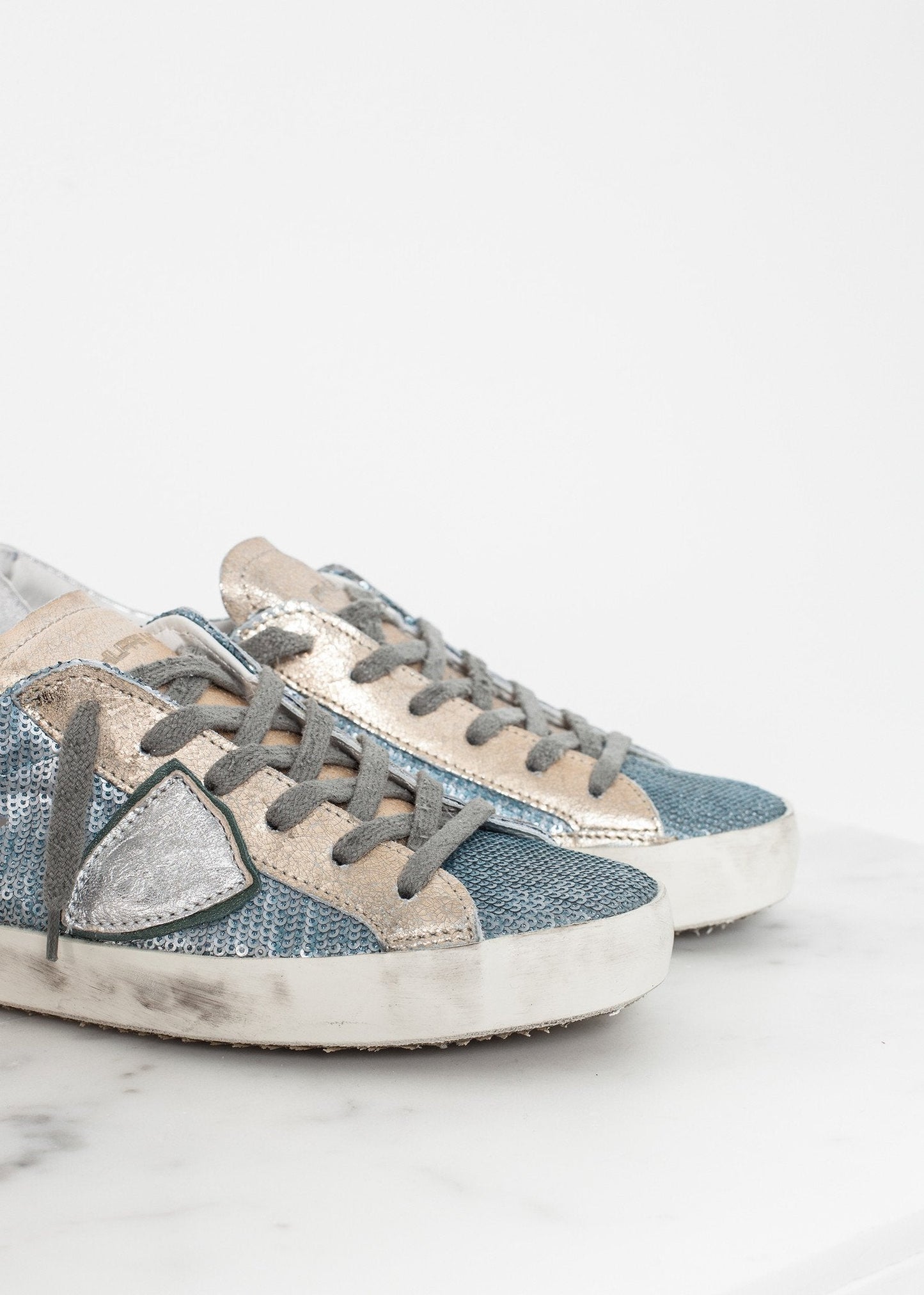 Low-Top-Sneaker mit Metallic-Pailletten