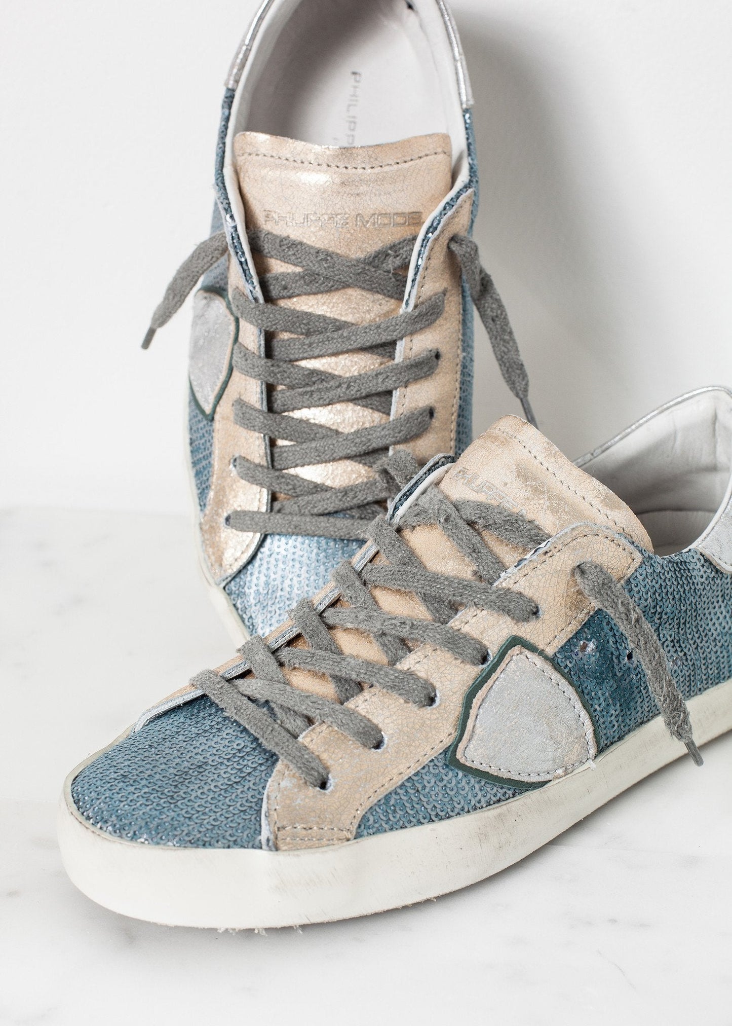 Low-Top-Sneaker mit Metallic-Pailletten