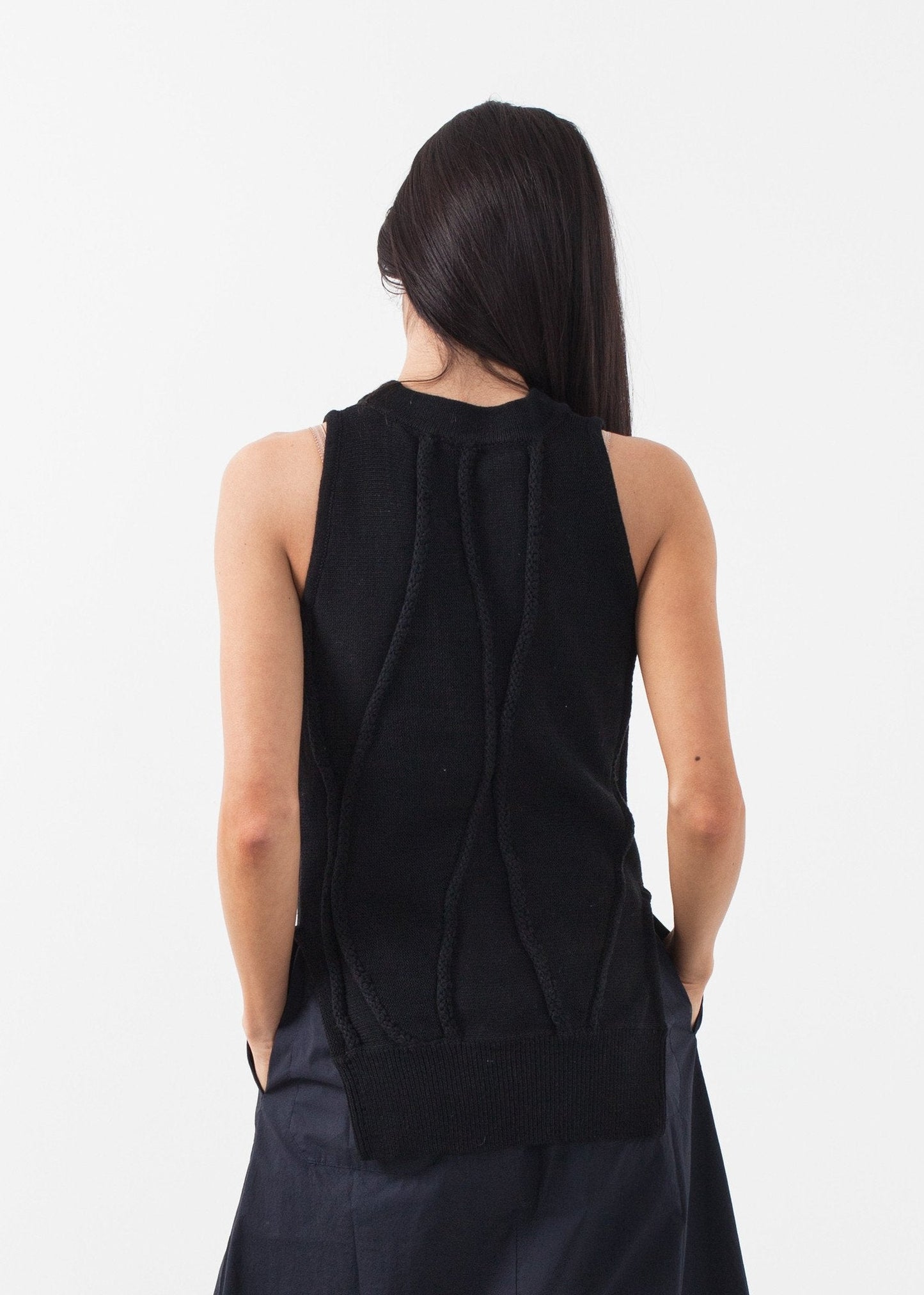 Camiseta sin mangas de punto con rayas curvas
