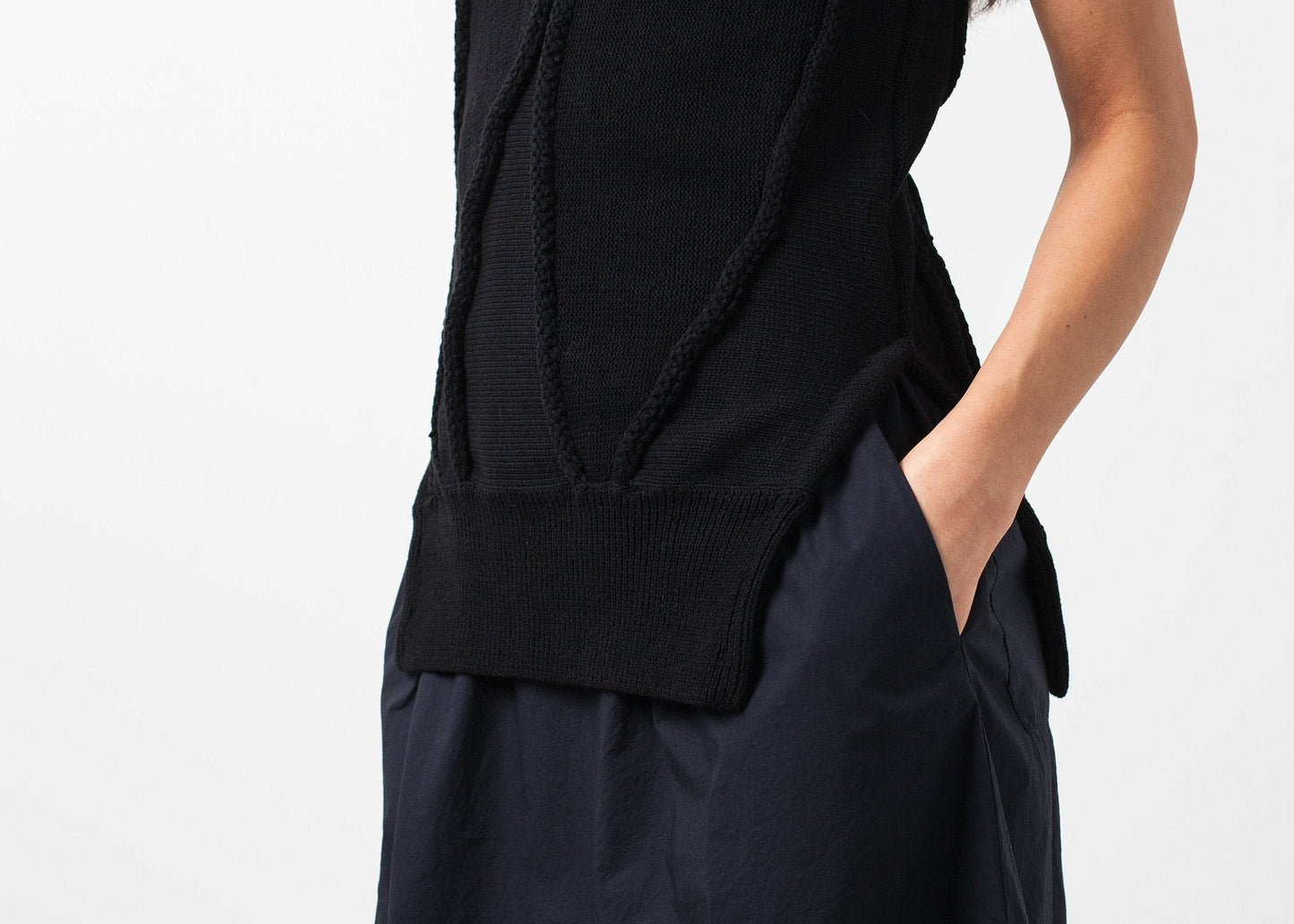 Camiseta sin mangas de punto con rayas curvas