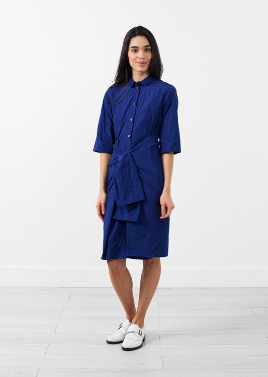 Kleid mit gebundenen Ärmeln