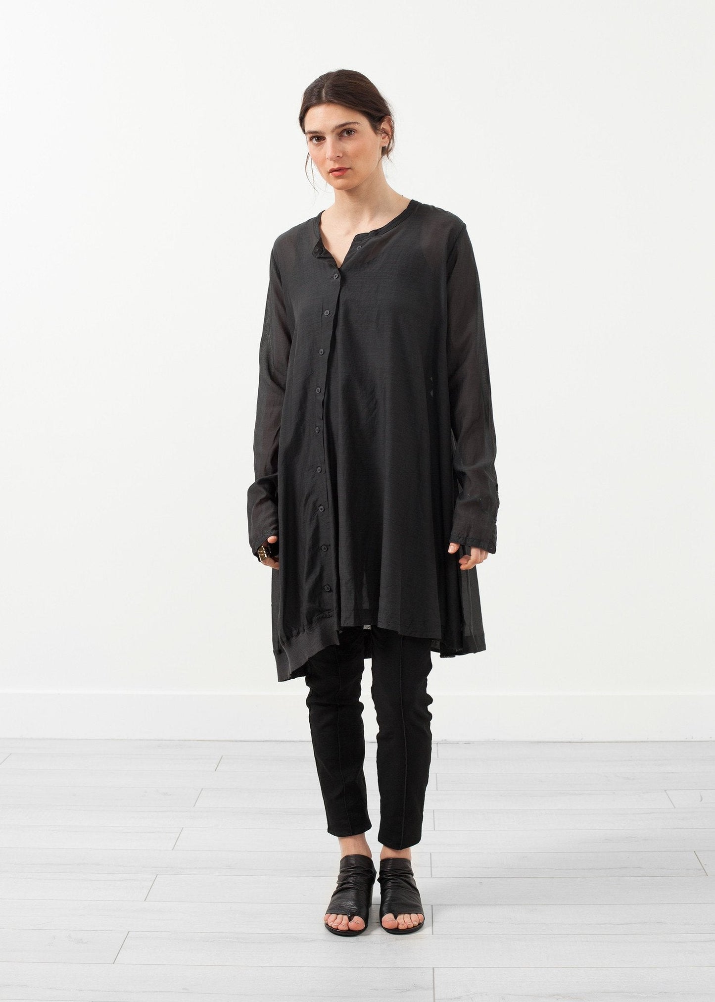 Kleid mit Knöpfen