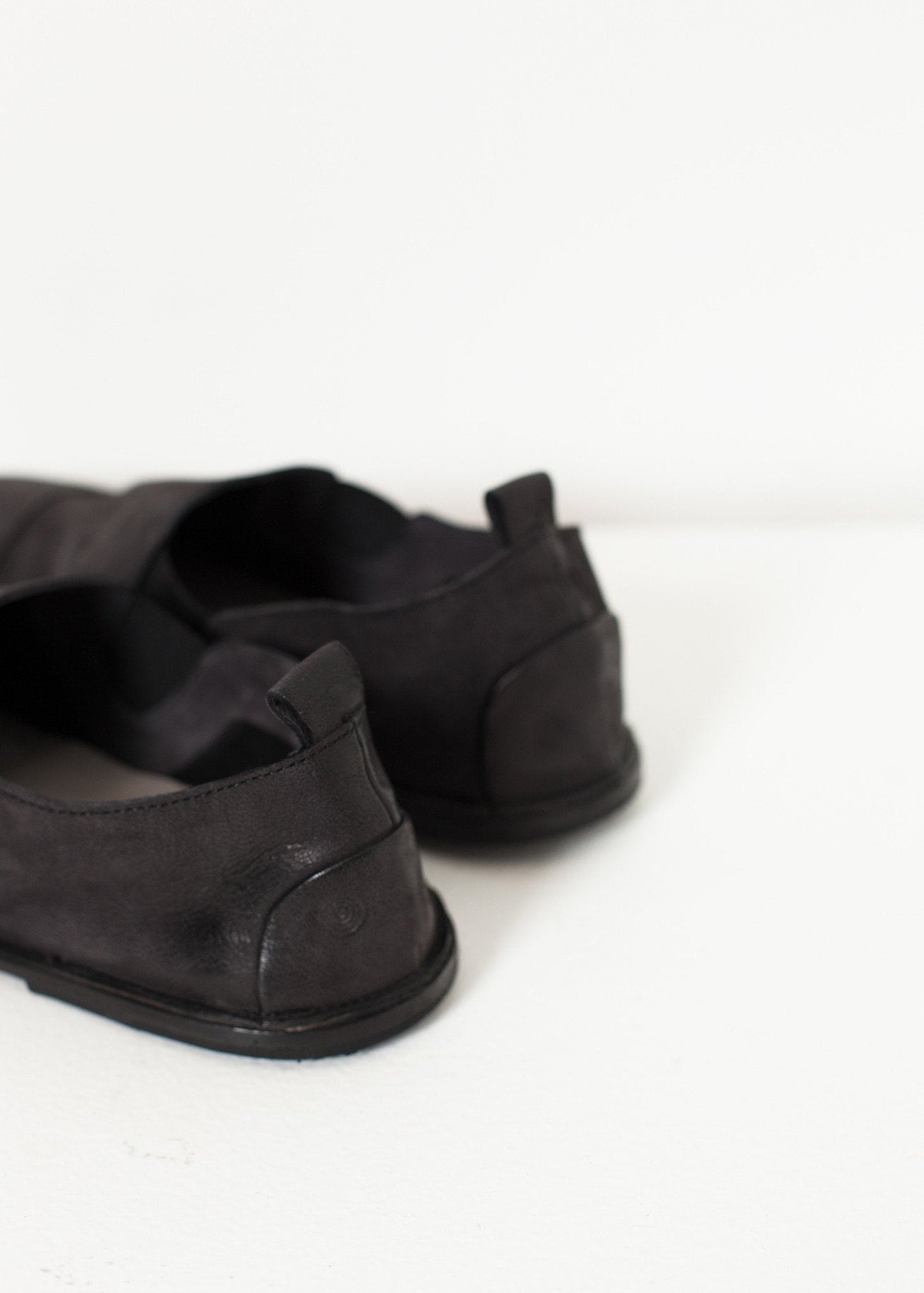 Niedriger Chelsea-Stiefel in Schwarz