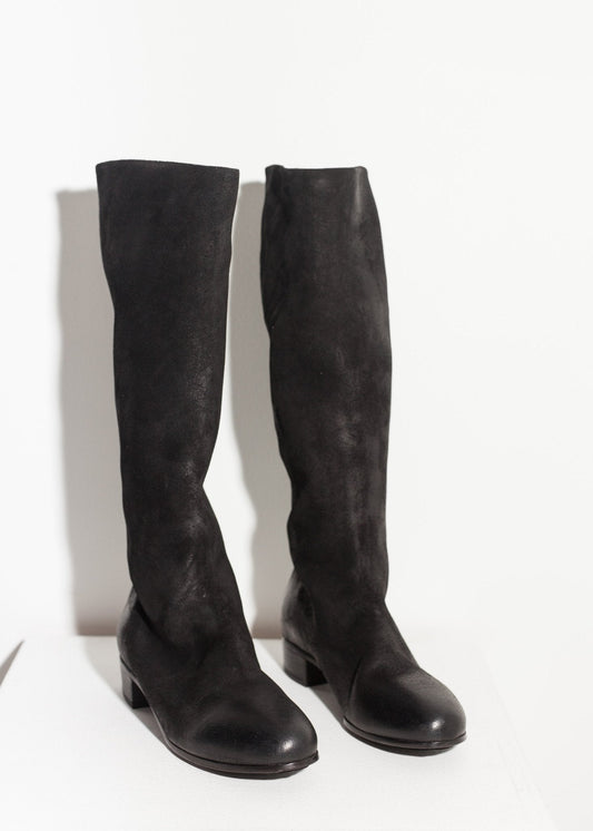 Kniehoher Stiefel in Schwarz
